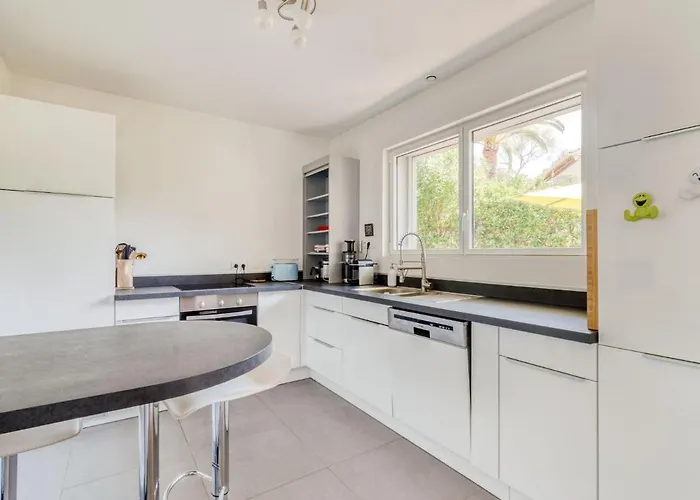 Сasa de vacaciones Les Nanous By Interhome *