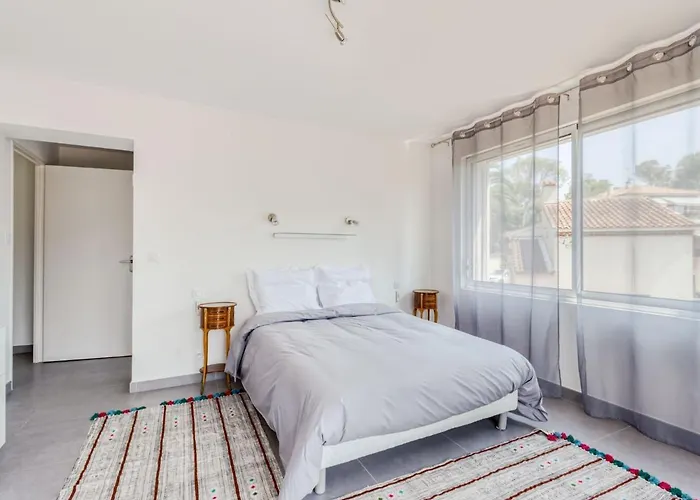 Les Nanous By Interhome Сasa de vacaciones *