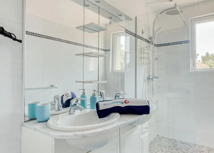 Сasa de vacaciones Les Nanous By Interhome Saint-Raphaël