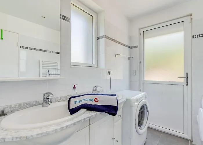 Сasa de vacaciones Les Nanous By Interhome *